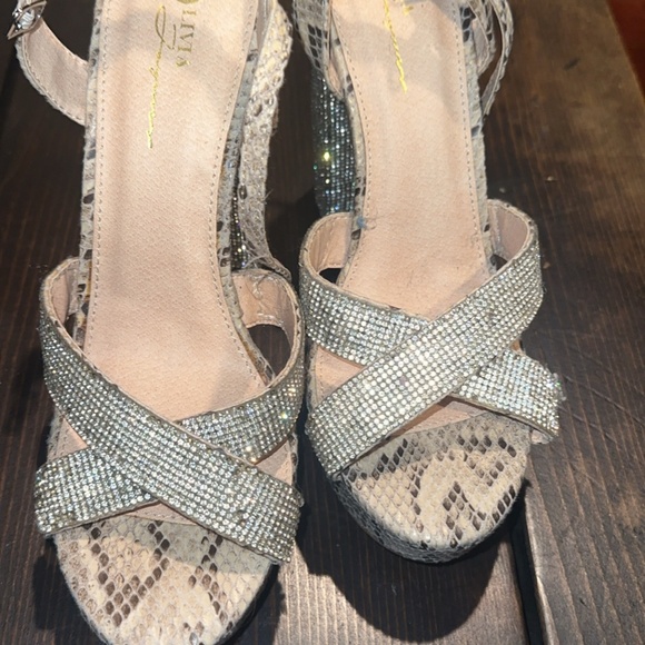 Snake Print Blinged Platform Heel SZ 10 - Picture 2 of 3
